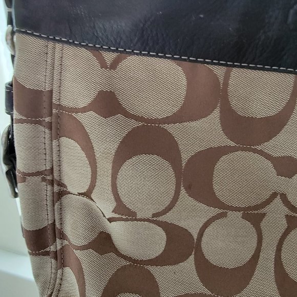 Coach Brown Signature Zoe Hobo Purse EUC! F12674 - Picture 5 of 16